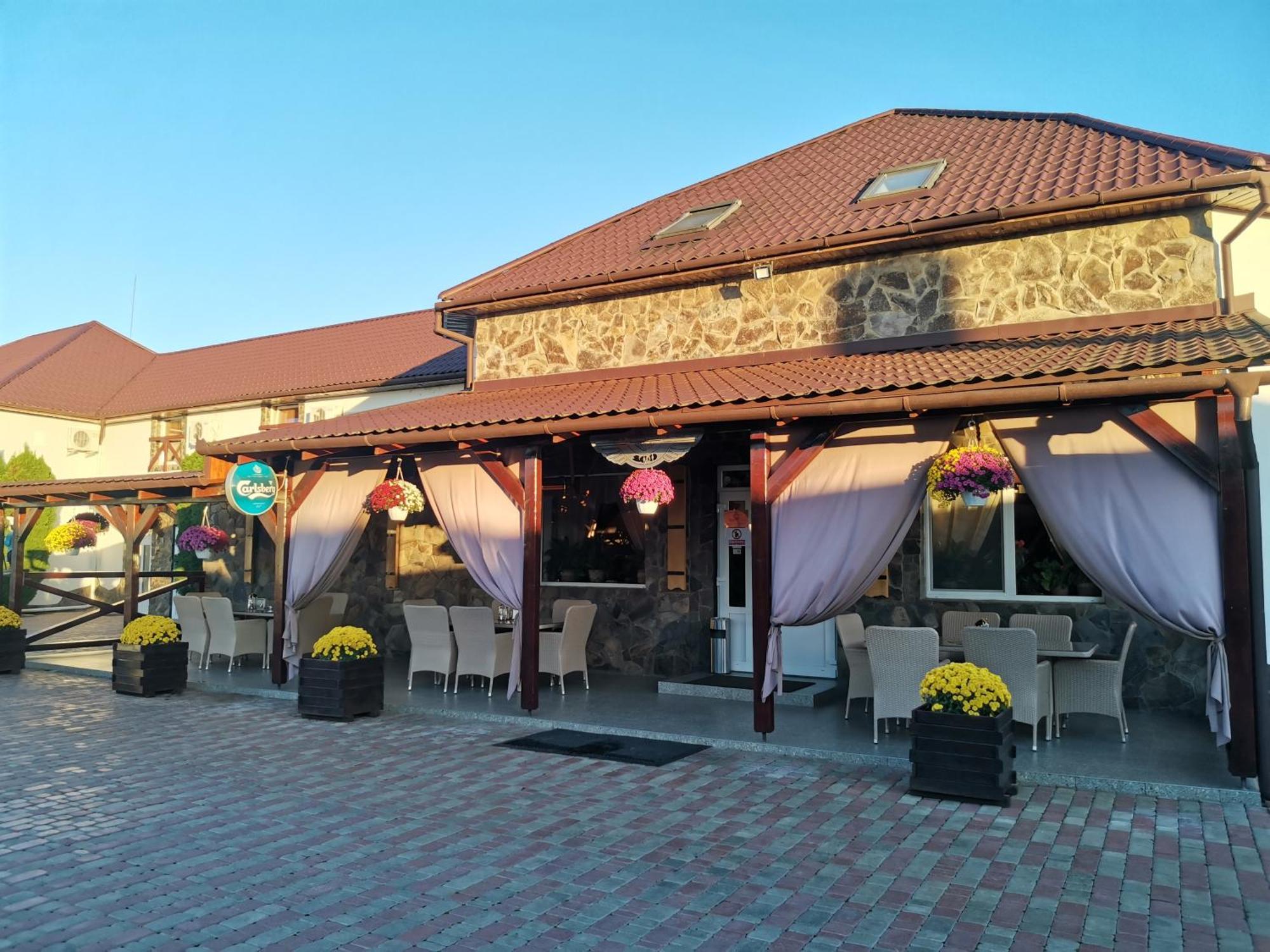 Hotel Three Aces Velyka Dobron Exterior foto