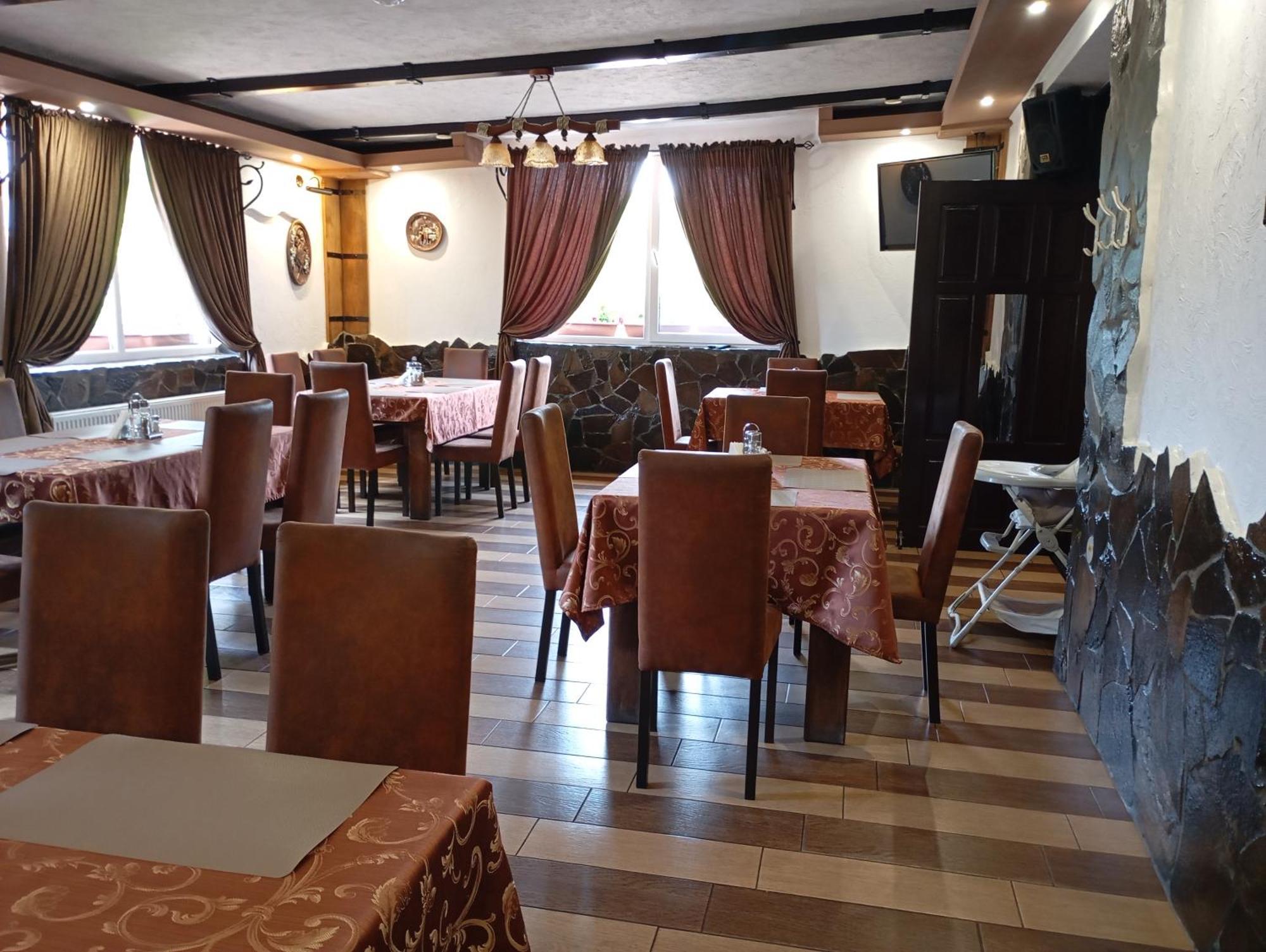Hotel Three Aces Velyka Dobron Exterior foto