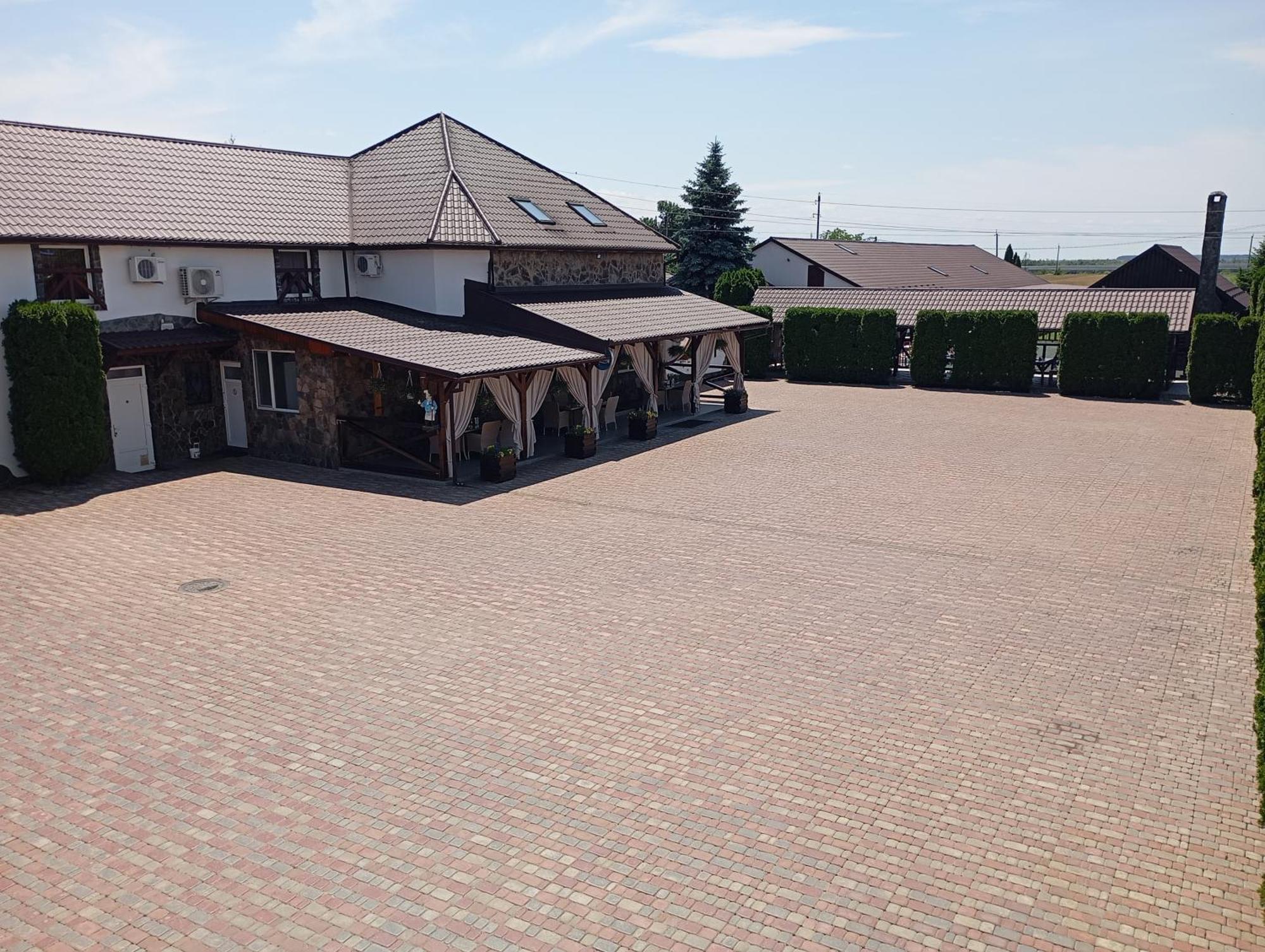 Hotel Three Aces Velyka Dobron Exterior foto